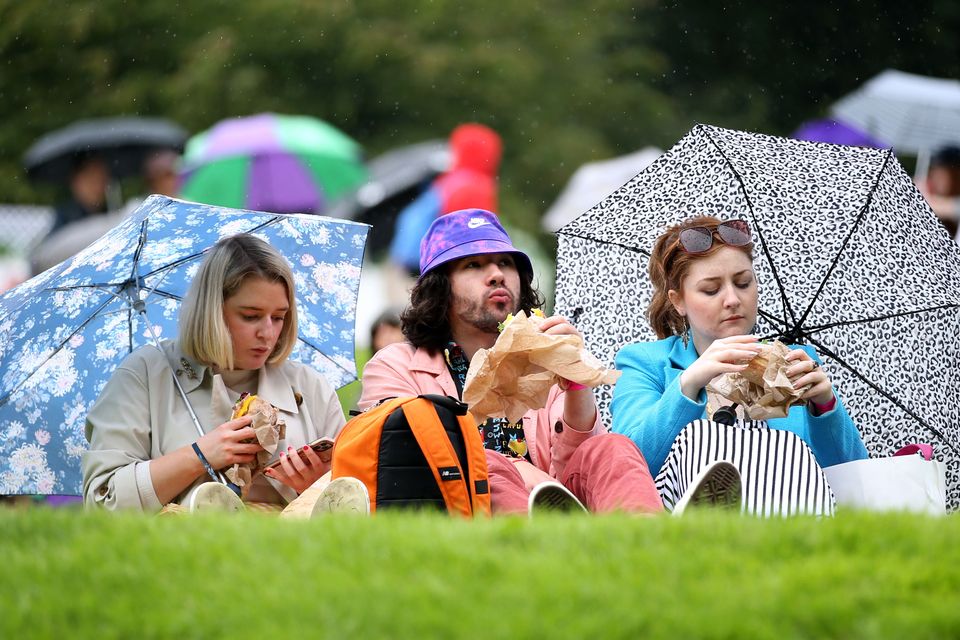 Wimbledon 2023: What happens if it rains at Wimbledon?