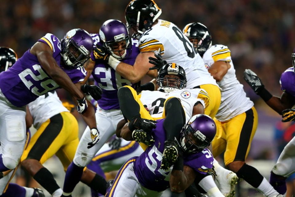 American Football: Adrian Peterson leads Minnesota Vikings to NFL win over  Pittsburgh Steelers at Wembley