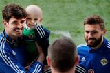 thumbnail: Kyle Lafferty and Stuart Dallas pose with fans before the international friendly game between Northern Ireland and Belarus on May 26, 2016 in Belfast, Northern Ireland. (Photo by Charles McQuillan/Getty Images)