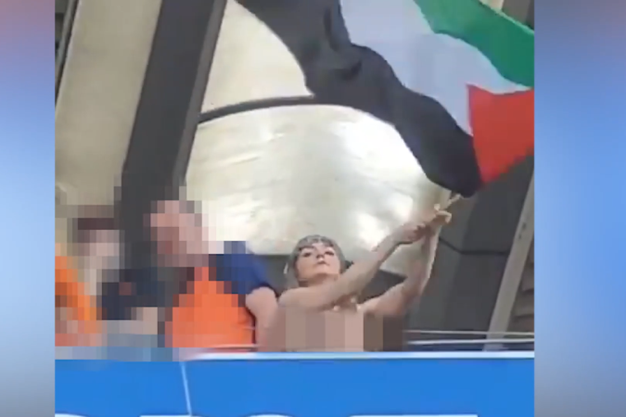 Twelfth flasher Clodagh Byrne filmed topless at All-Ireland final |  BelfastTelegraph.co.uk