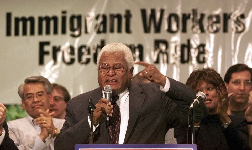 James Lawson gestures during a labour rally in 2003 (Wilfredo Lee/AP)