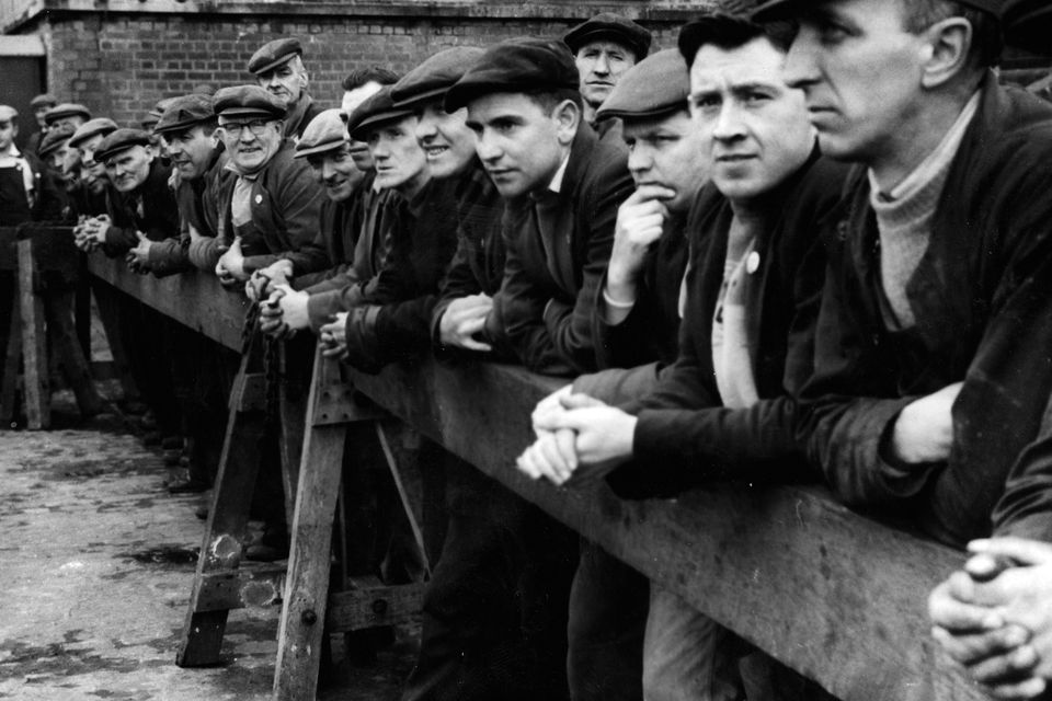 Shipyard workers watching the launch of the "Canberra". 11/3/1960
BELFAST TELEGRAPH COLLECTION/NMNI