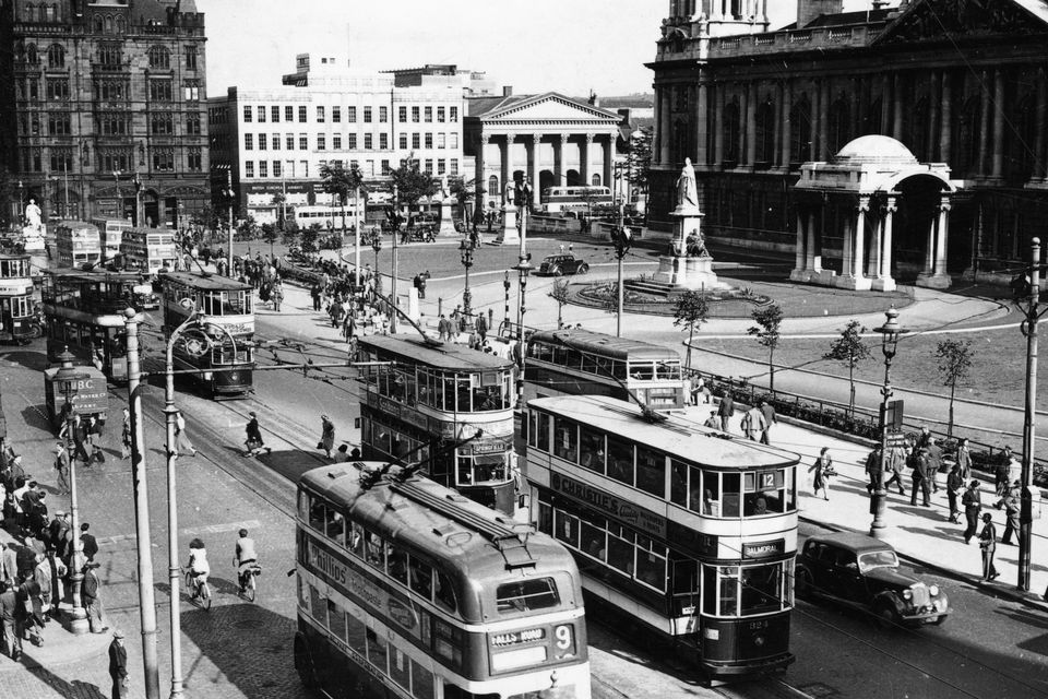 Donegall Square North and East. Belfast.  26/7/1948
BELFAST TELEGRAPH COLLECTION/NMNI